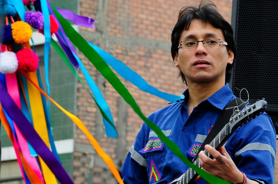 Martín Choy en "21 Guitarristas del Perú"