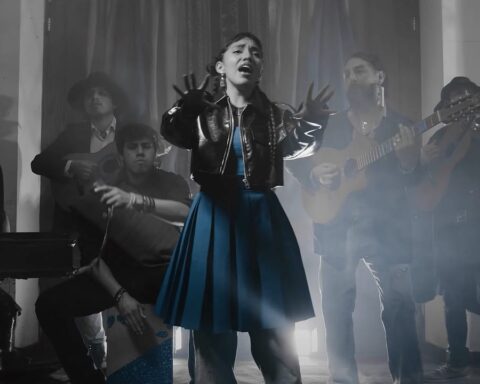 Atuq Sisa y Renata Flores