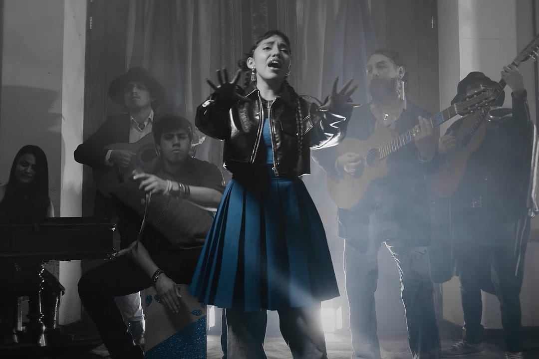 Atuq Sisa y Renata Flores