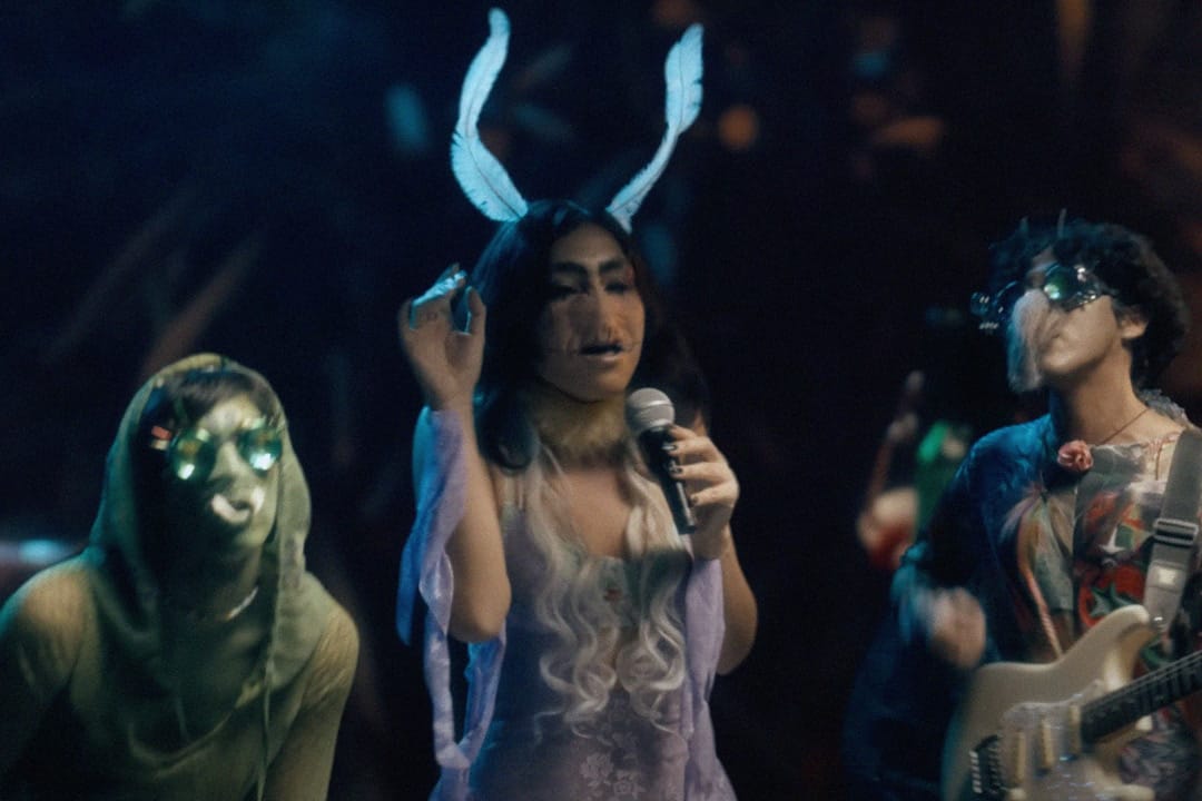 Santa Madero con trajes de animales