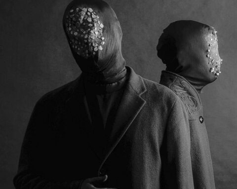 Laikamorí con sus máscaras