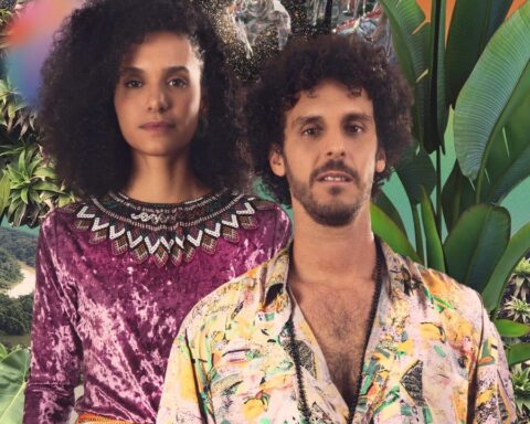 Mito y Comadre en un collage tropical