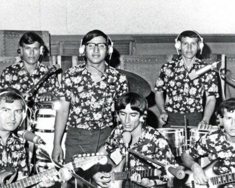 Sonido 2000 en una foto clásica de los años ochenta en el estudio