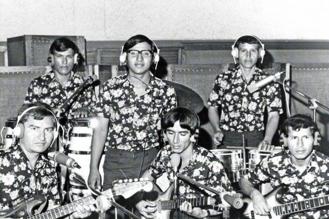 Sonido 2000 en una foto clásica de los años ochenta en el estudio