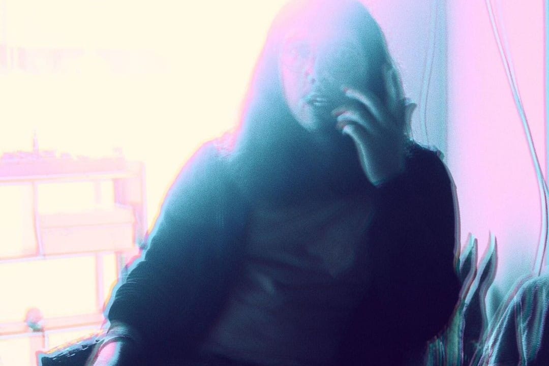 Rara Avis en la portada de su sencillo “Tiemblo”