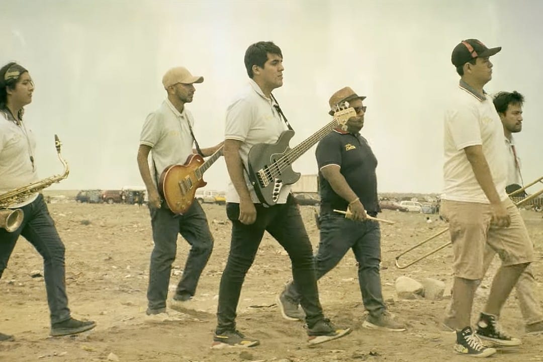 Mr. Pucho en una escena del cortometraje Teniente & Capitán