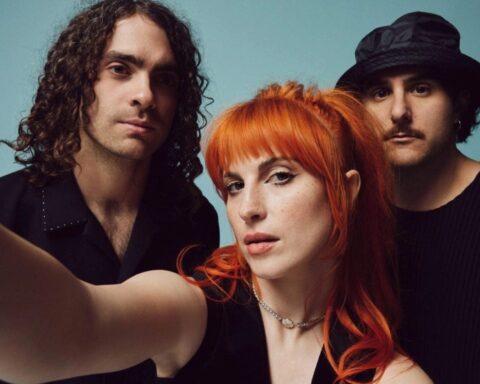 Paramore en las noticias de hoy con el lanzamiento de su nuevo videoclip.