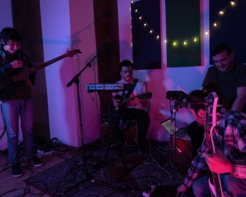 Fluo Flan en su sala de ensayo