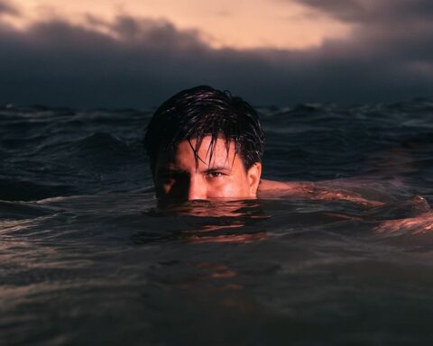 Antay sumergido en el mar