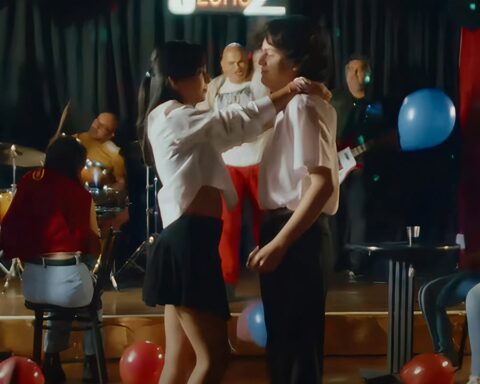 Rafo Ráez en el videoclip de “Al amor se ha dicho”