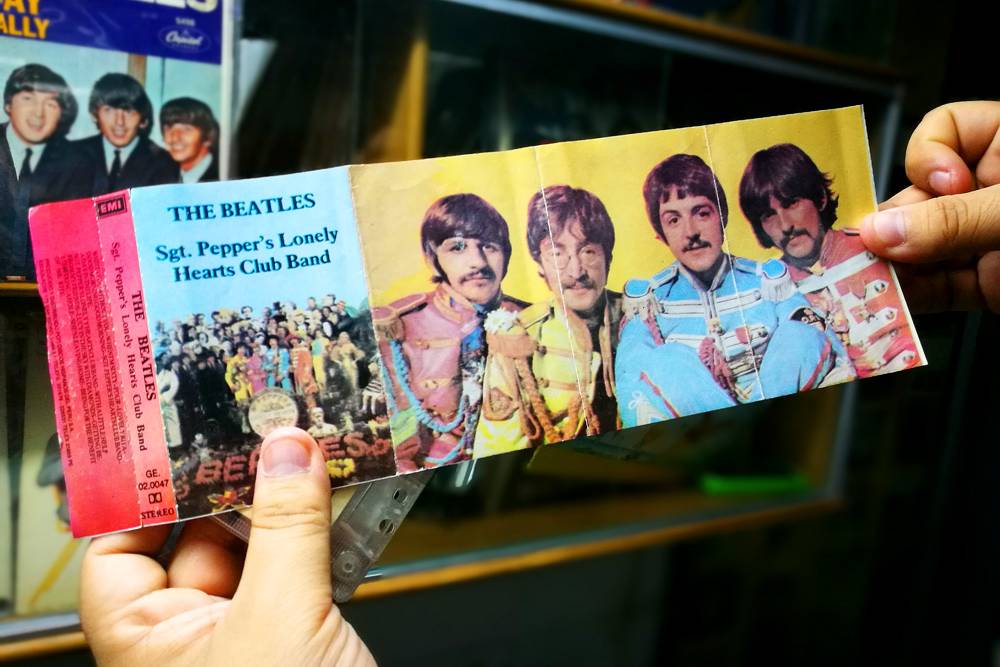 Cassette de The Beatles editado en Perú
