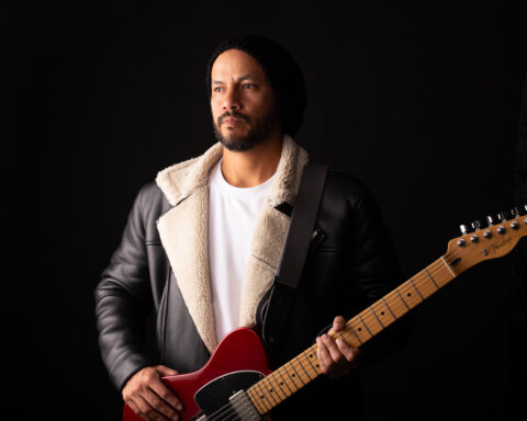 Astronaut Project frente a un fondo negro