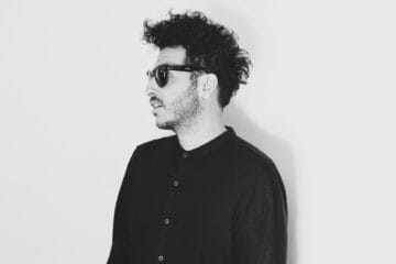 Ángel Maulén de perfil en una foto a blanco y negro