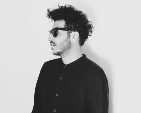 Ángel Maulén de perfil en una foto a blanco y negro