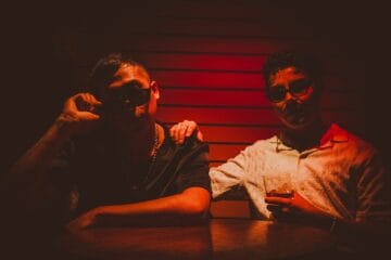 Coco Sáenz y Yardigans en el videoclip de "Unx para el otrx"