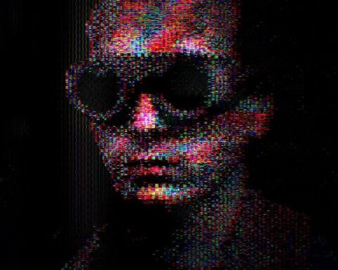 Rulolo en la portada de su single "AT"