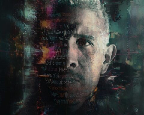 Juan Nolag con el rostro lleno de códigos digitales