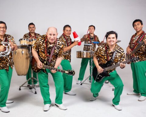 Los Mirlos en un estudio fotográfico