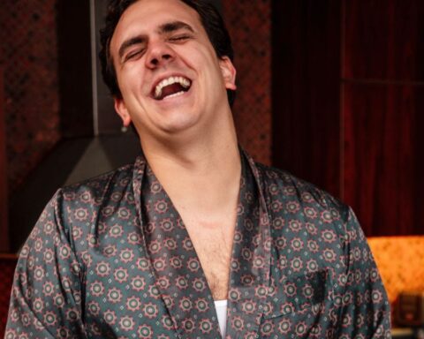 Moncho Berry en la portada del single “Sentirme Bien”