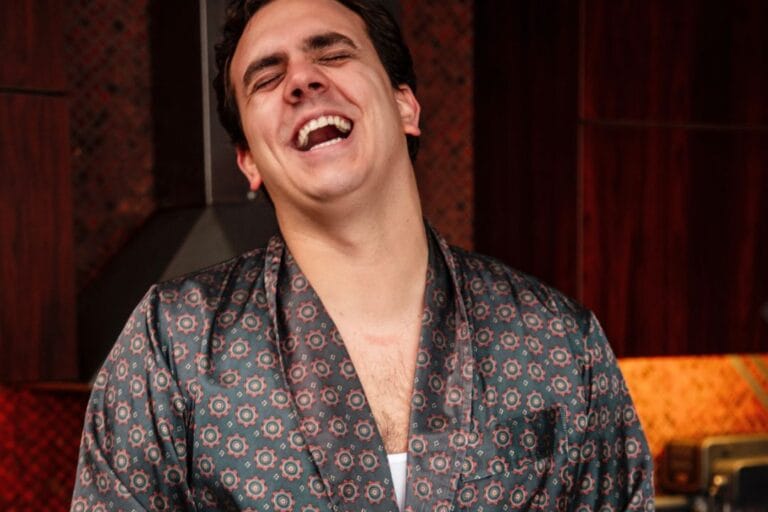 Moncho Berry en la portada del single “Sentirme Bien”