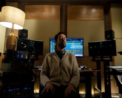 Meme del Real posando en el estudio