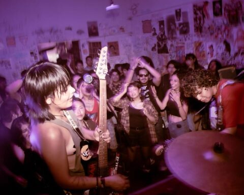 Lázaro Suplika Dopamina en concierto en Arequipa