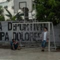 Tédenaranja en una cancha de fulbito