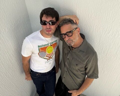 Conociendo Rusia y Jorge Drexler con una pared blanca