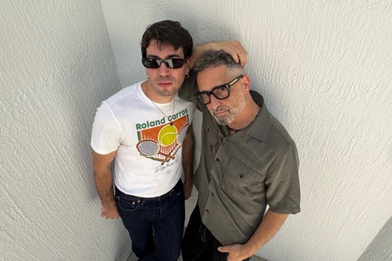 Conociendo Rusia y Jorge Drexler con una pared blanca