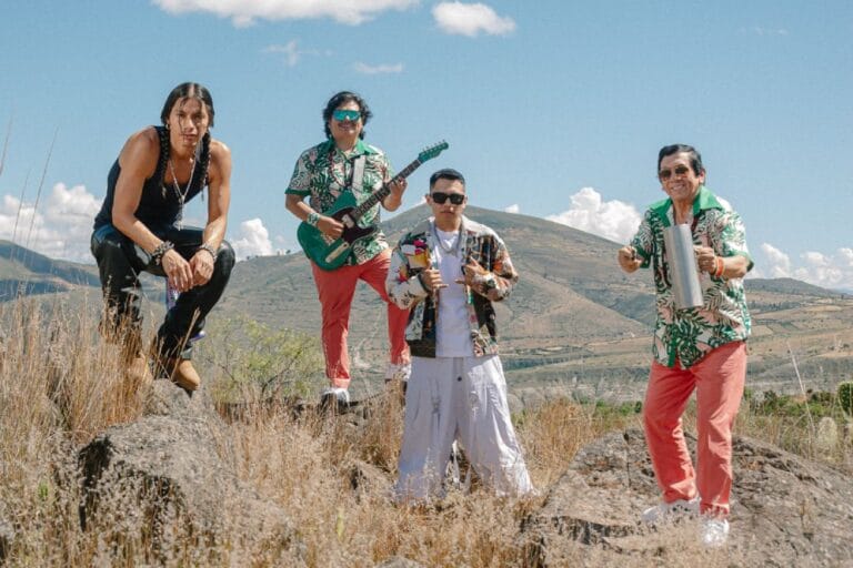 Kayfex, Los Mirlos y A.CHAL en una montaña