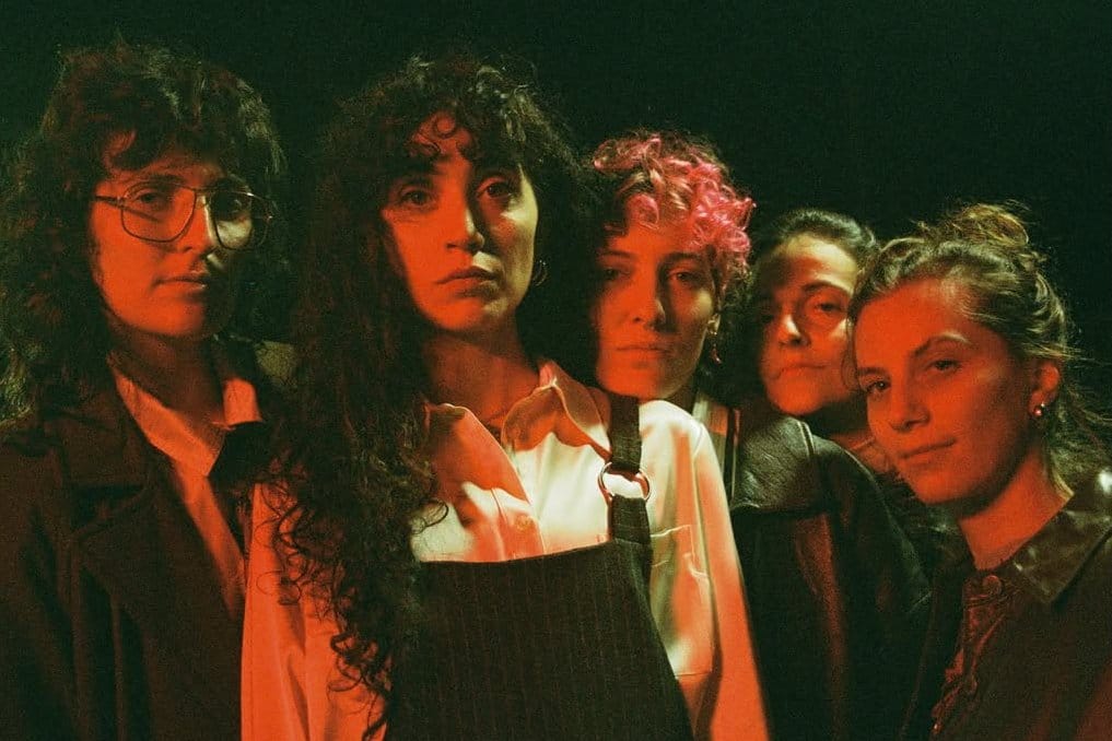 Las Ligas Menores posando con una luz cálida