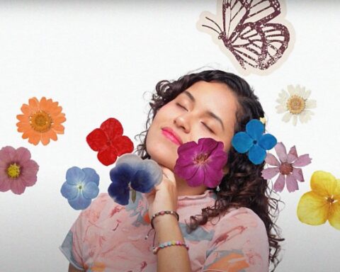 Leslie Baltazar con flores
