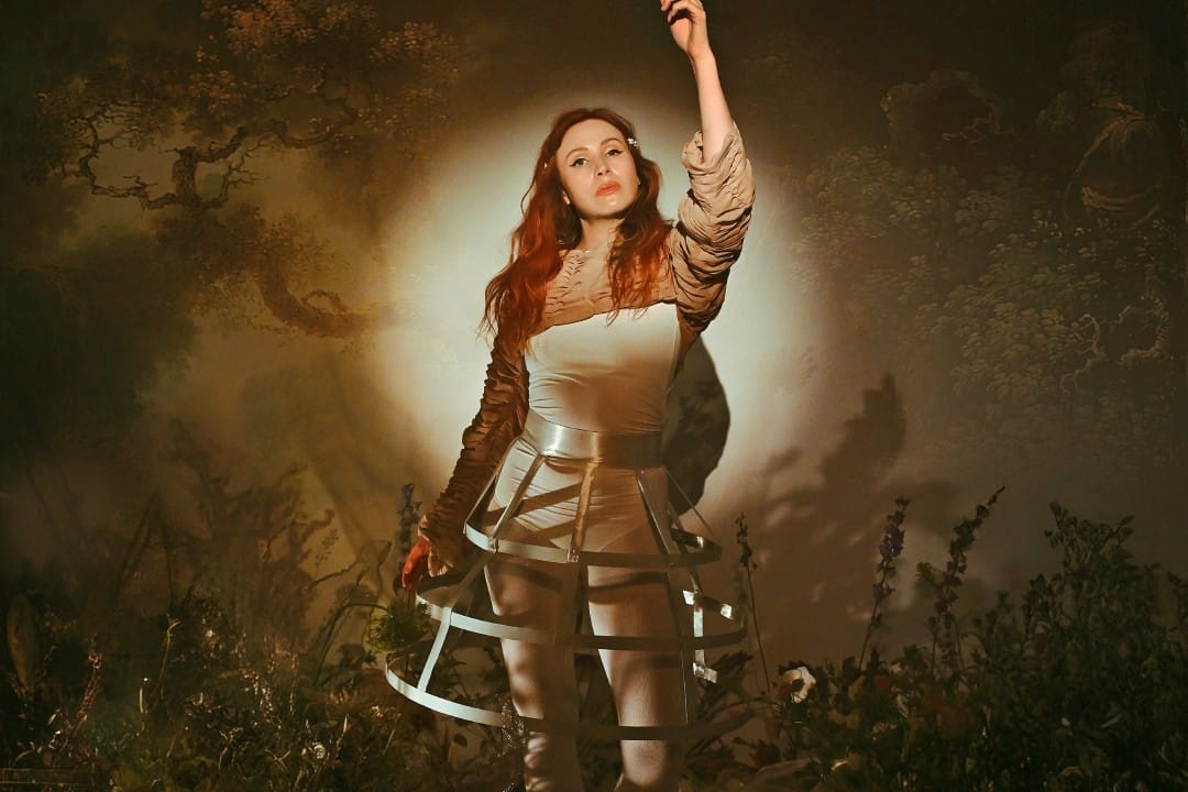 LaTorre en la portada de su single “Árbol”