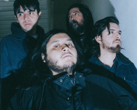 Mengers vestidos de negro