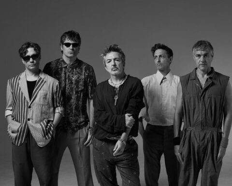 Babasónicos posando en retrato a blanco y negro