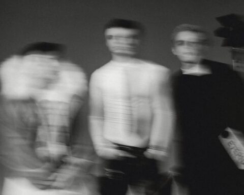 Usted Señalemelo en foto a blanco y negro difusa