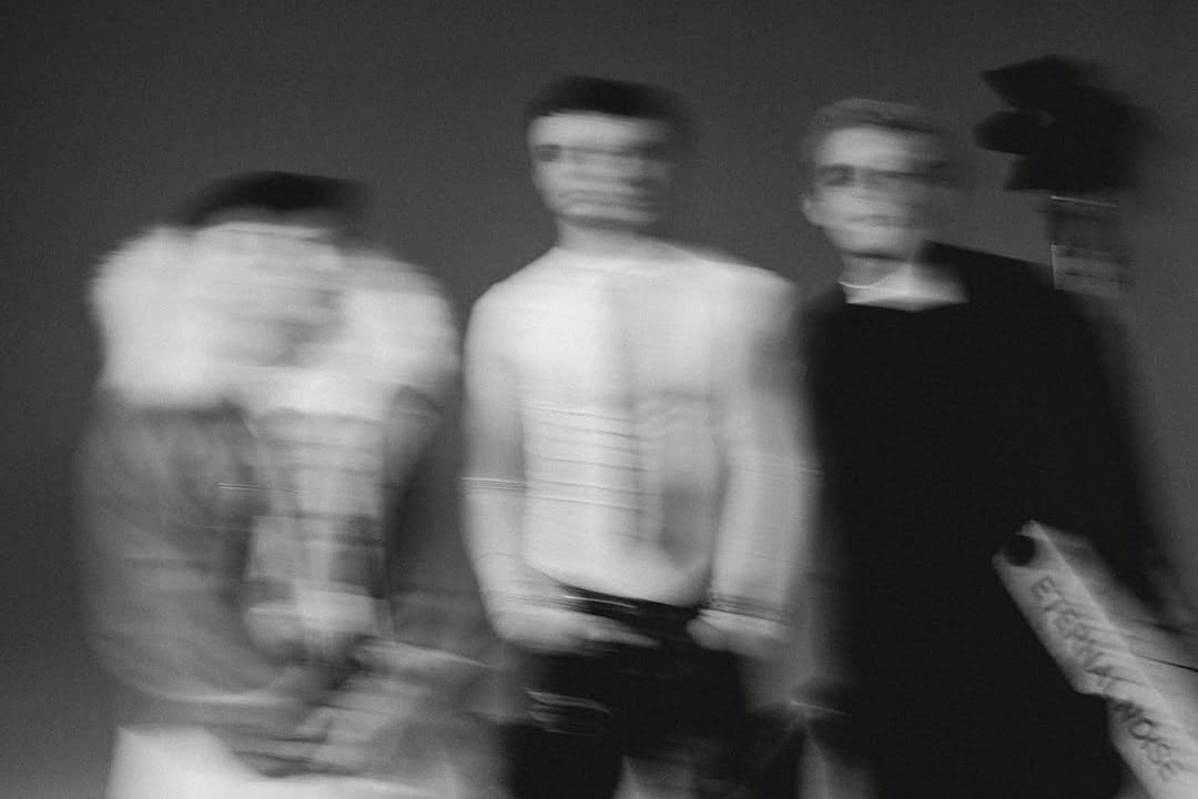 Usted Señalemelo en foto a blanco y negro difusa