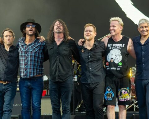 Foo Fighters arriba de un escenario