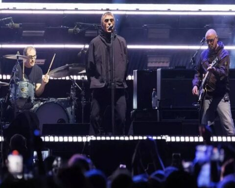 Oasis con Liam Gallagher en el escenario