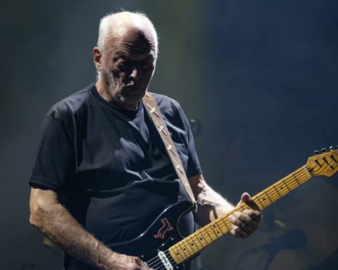 David Gilmour tocando en vivo