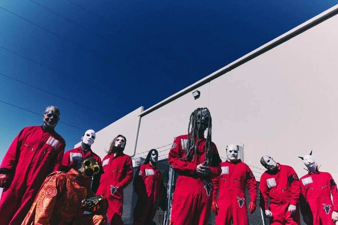 Slipknot banda completa en ropa roja
