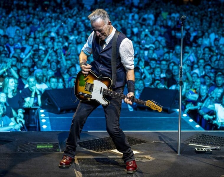 Bruce Springsteen tocando en vivo