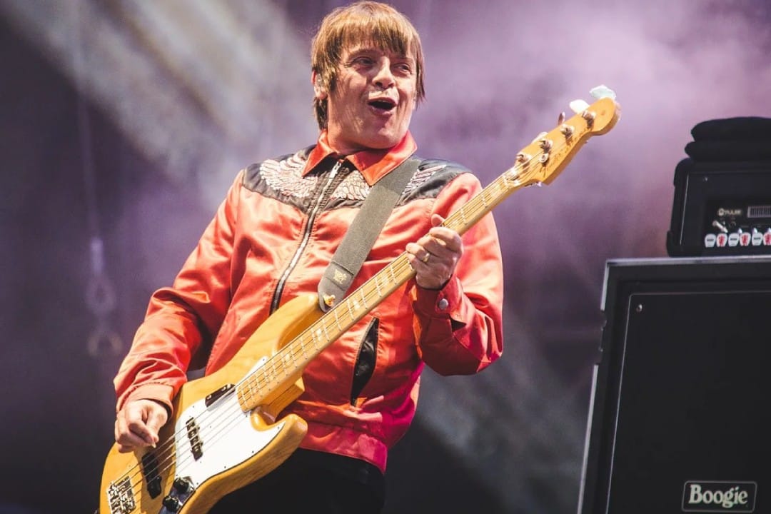 Gary 'Mani' Mounfield en concierto