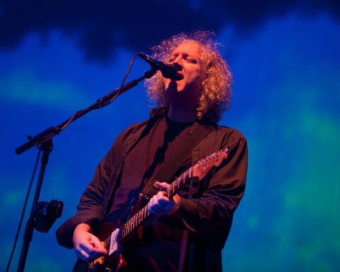 Kevin Shields de My Bloody Valentine en concierto