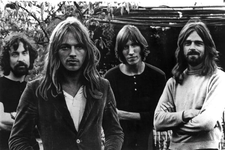 Pink Floyd posando en blanco y negro