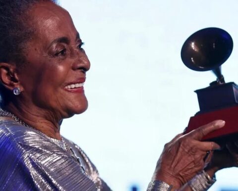 Susana Baca recibe el Premio a la Excelencia Musical