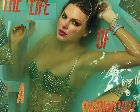 Taylor Swift en la portada de The Life of a Showgirl