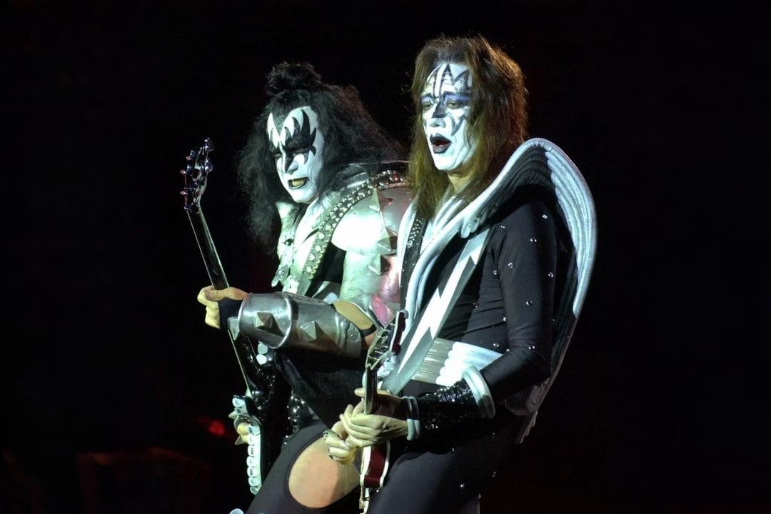 Gene Simmons y Ace Frehley con KISS