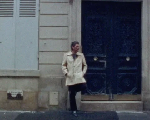 León Larregui en el videoclip de “Bruma”