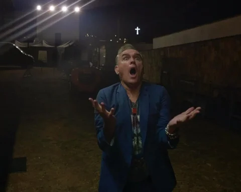 Morrissey en la sesión de su álbum Make Up is a Lie